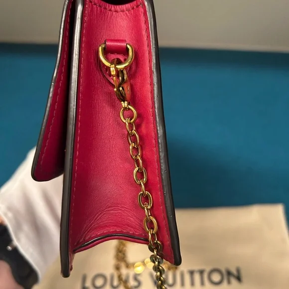 Louis Vuitton Felicie Pochette Monogram Design bag with LV chain strap - Picture 3 of 12
